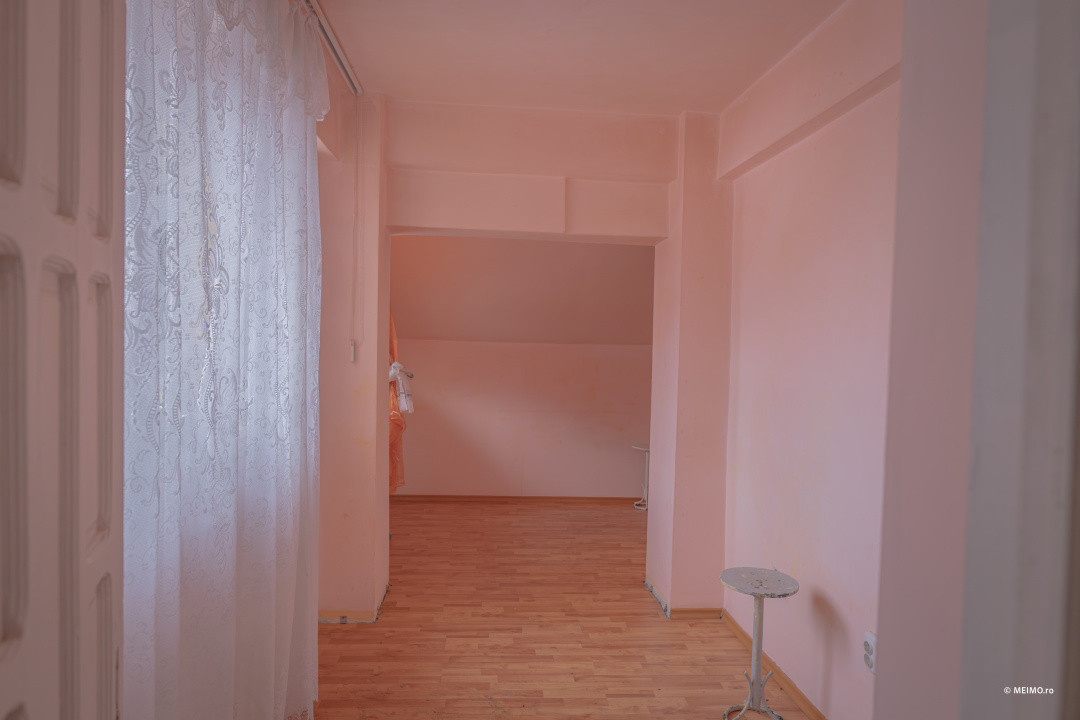 Clădire pentru clinică, pensiune sau centru social - Zemeș