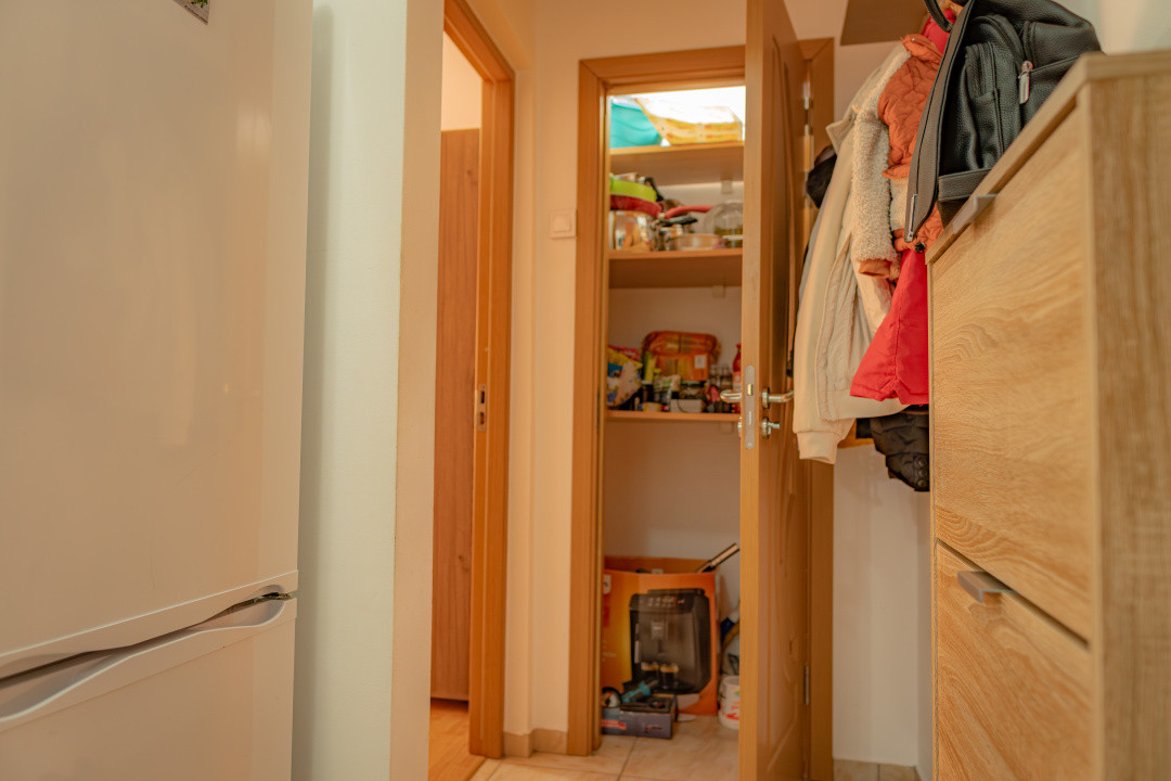 Schimb cu parter/casă sau vânzare: 3 camere renovat, mobilat, balcon